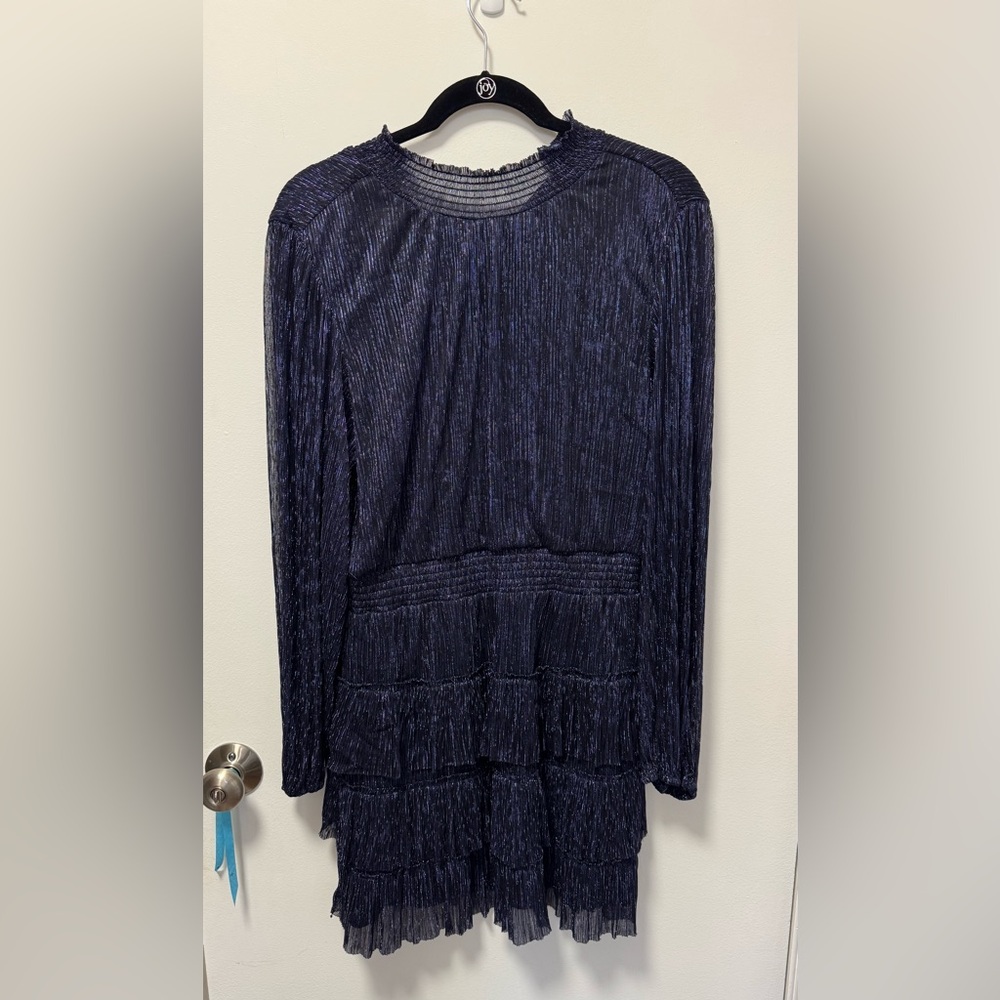 Short and long sleeved sparkly Dress
